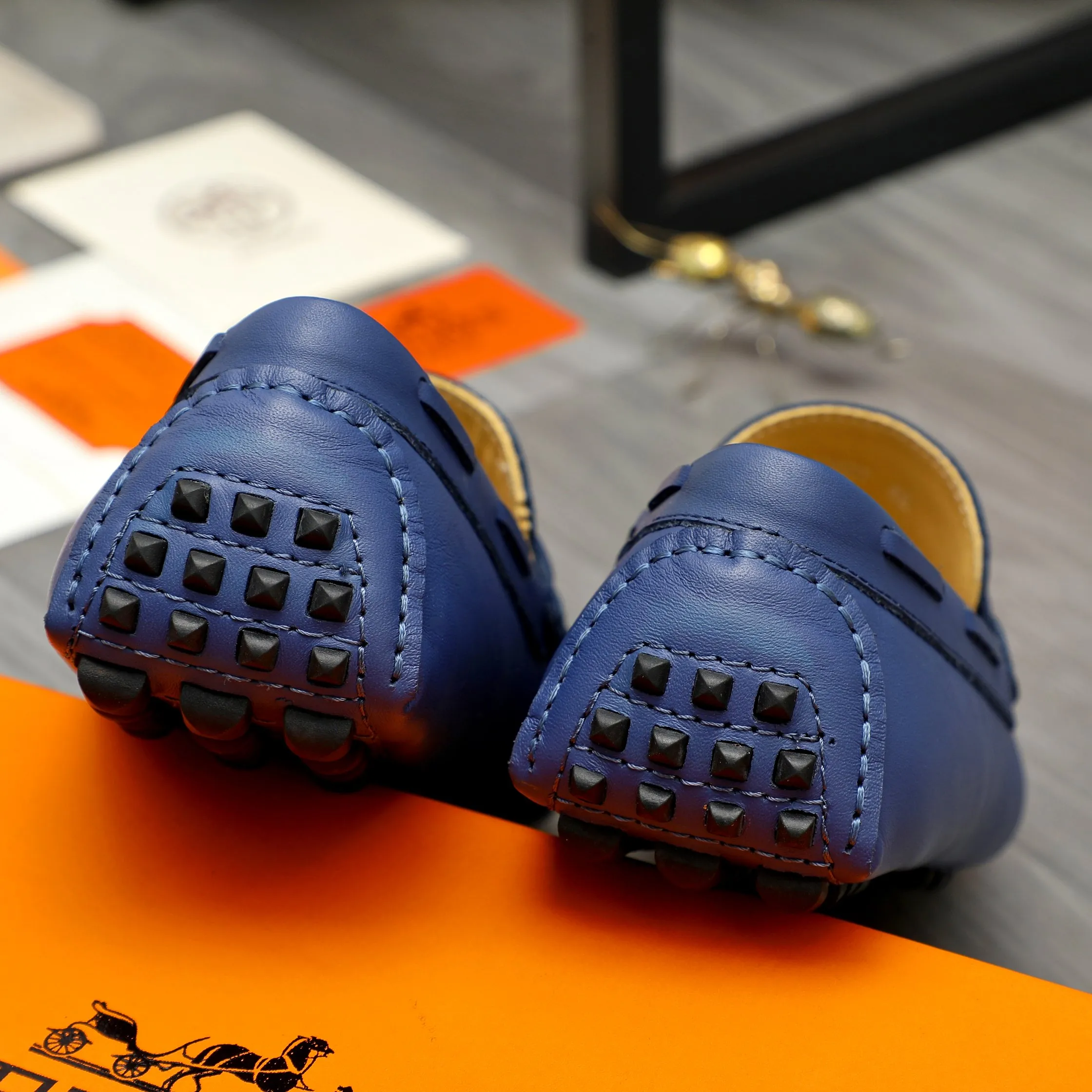 Men's shoes 💰420 Product trademark: HERMES "Hermes" casual slip-on shoes Regular size: 38-46 (45.46 custom-made, non-returnable) Product materials: Selected high-quality cowhide upper, sheepskin lining, non-slip bean outsole